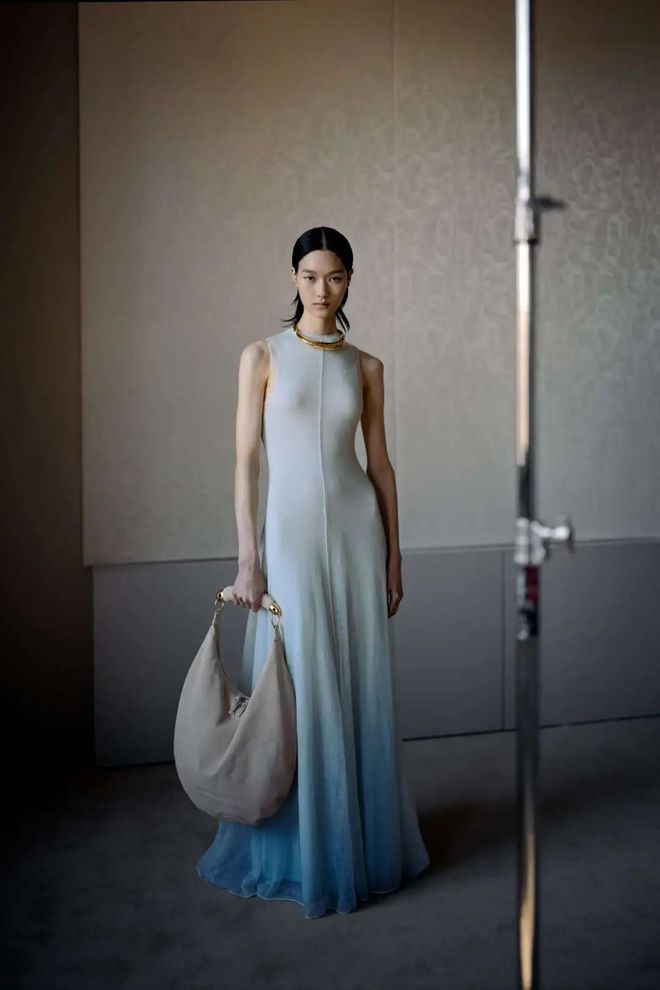 6春夏流行色：蓝色光环 Blue AuraAG旗舰厅·(中国)网站流行色 20252(图13)